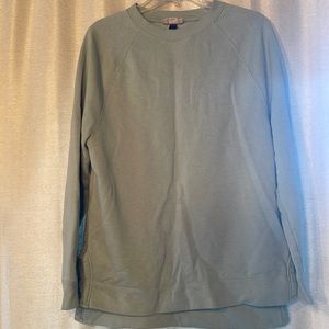 Universal Thread Crew neck sweatshirt. Size Medium.